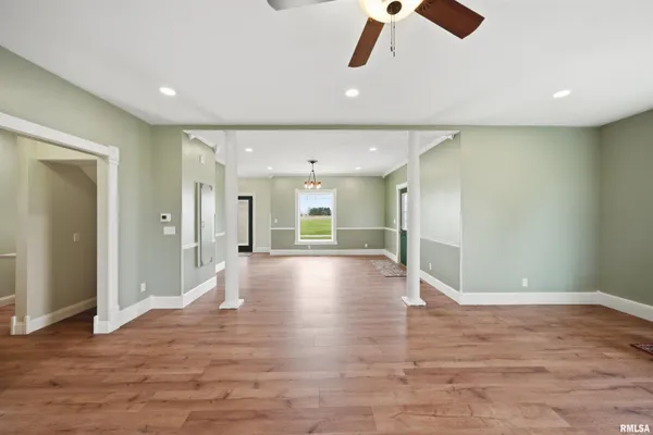 $349,900 | 22014 Highway 40, Edelstein, IL 61526