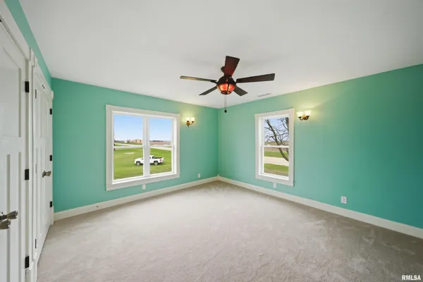 $349,900 | 22014 Highway 40, Edelstein, IL 61526