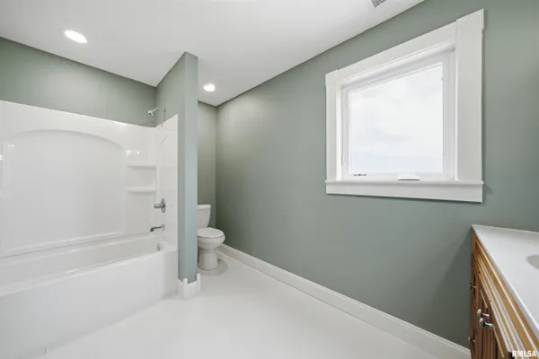 $349,900 | 22014 Highway 40, Edelstein, IL 61526