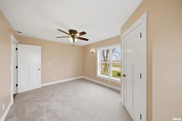 $349,900 | 22014 Highway 40, Edelstein, IL 61526