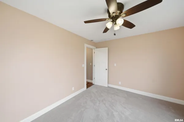 $349,900 | 22014 Highway 40, Edelstein, IL 61526