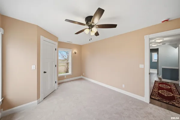 $349,900 | 22014 Highway 40, Edelstein, IL 61526