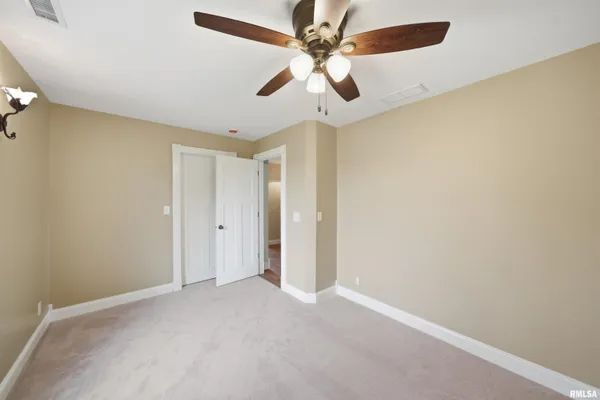 $349,900 | 22014 Highway 40, Edelstein, IL 61526