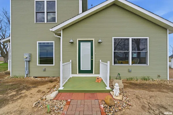 $349,900 | 22014 Highway 40, Edelstein, IL 61526
