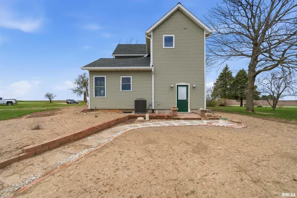 $349,900 | 22014 Highway 40, Edelstein, IL 61526