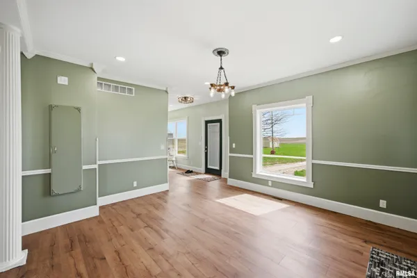 $349,900 | 22014 Highway 40, Edelstein, IL 61526