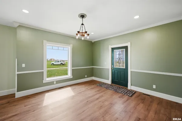 $349,900 | 22014 Highway 40, Edelstein, IL 61526