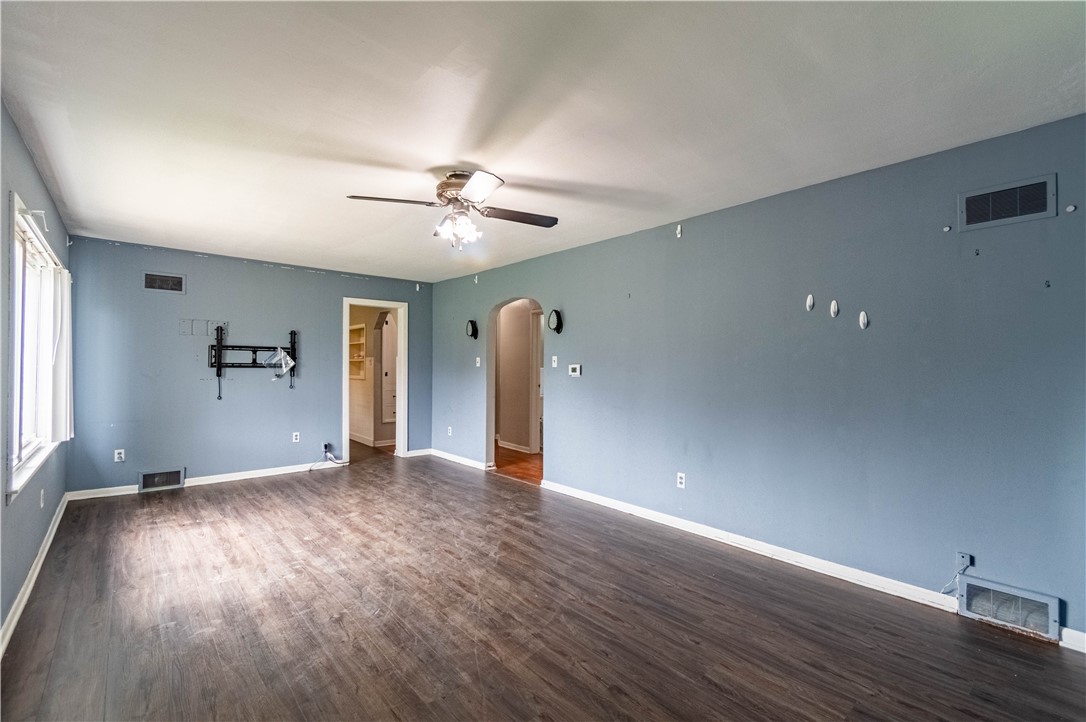 2499 East Logan Street Decatur, IL 62526 - Photo 3 of 15