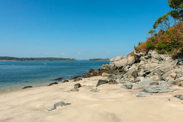 $875,000 | 42 Thistle Lane, Long Island, ME 04050