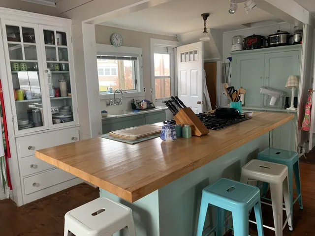 $875,000 | 42 Thistle Lane, Long Island, ME 04050