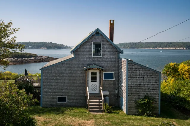 $875,000 | 42 Thistle Lane, Long Island, ME 04050