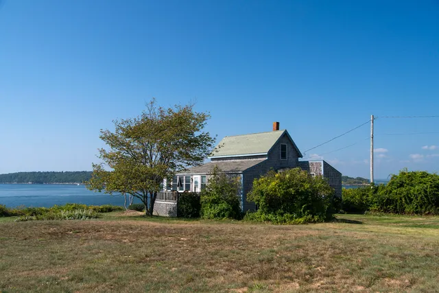 $875,000 | 42 Thistle Lane, Long Island, ME 04050