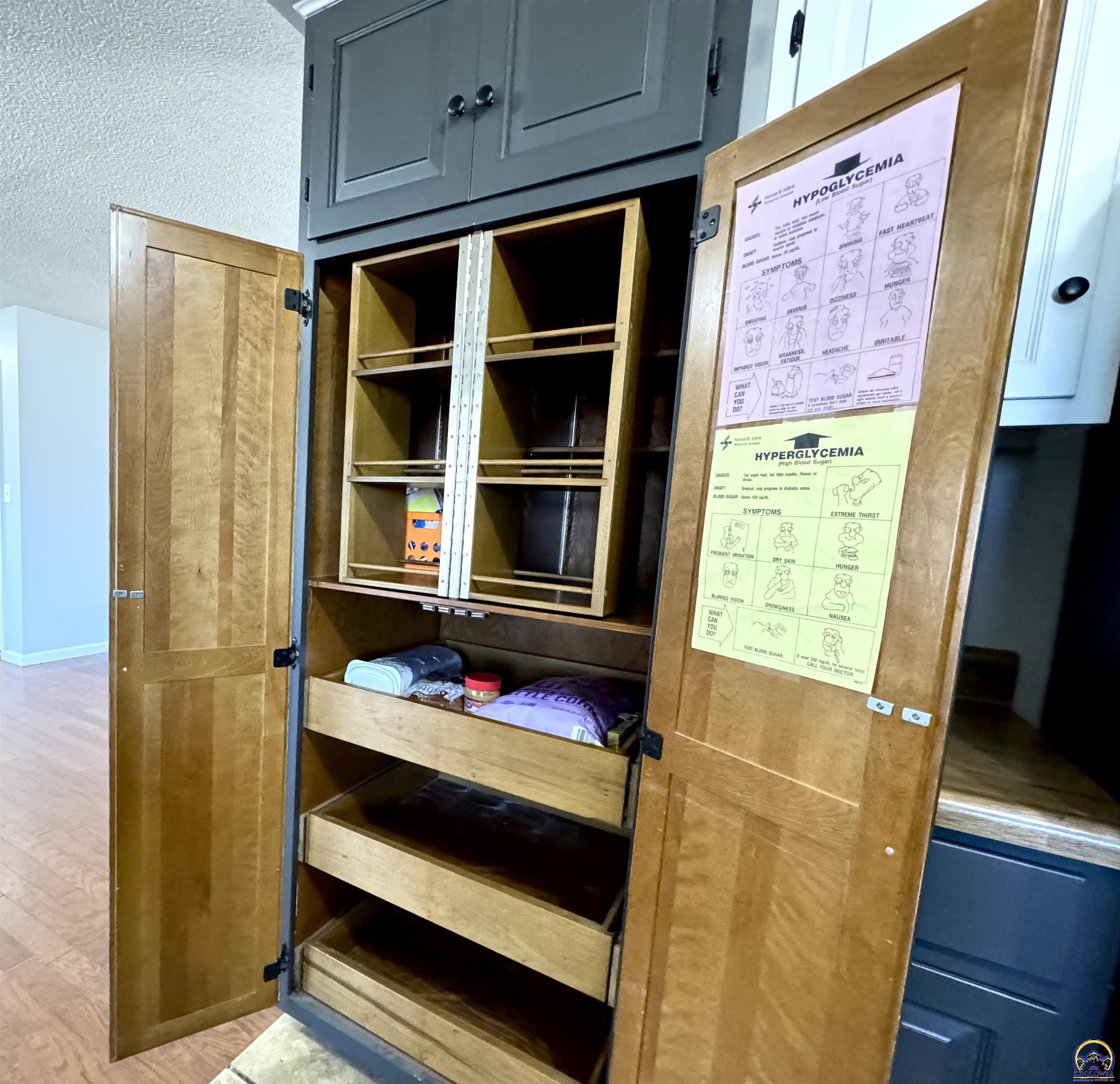 420 North Freeborn Street Marion, KS 66861 - Photo 13 of 47