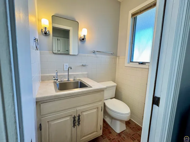 $209,000 | 420 North Freeborn Street, Marion, KS 66861