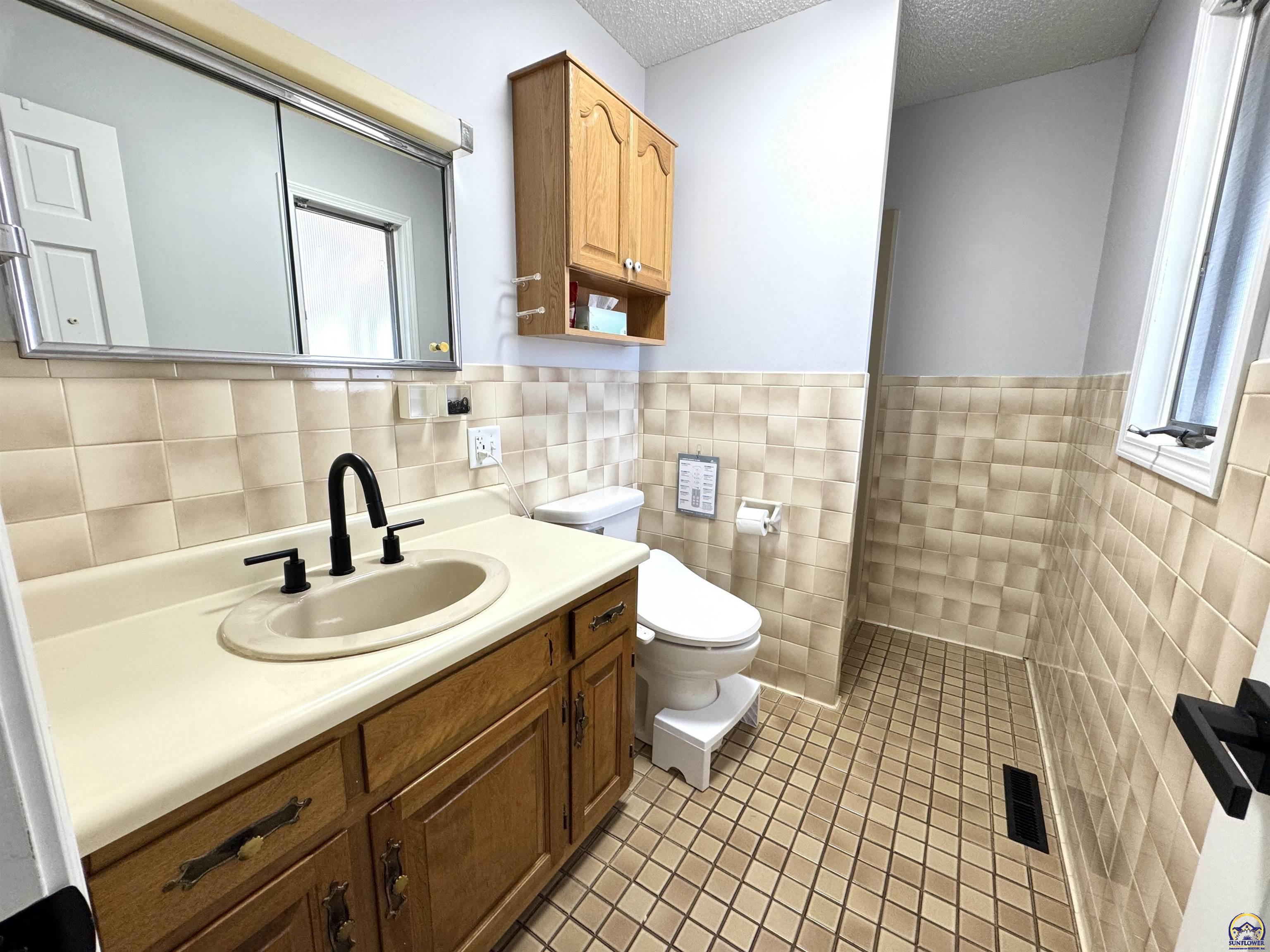 420 North Freeborn Street Marion, KS 66861 - Photo 32 of 47