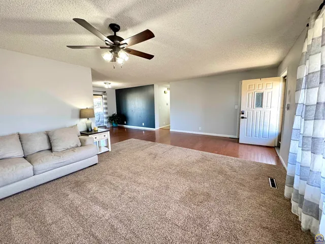 $209,000 | 420 North Freeborn Street, Marion, KS 66861