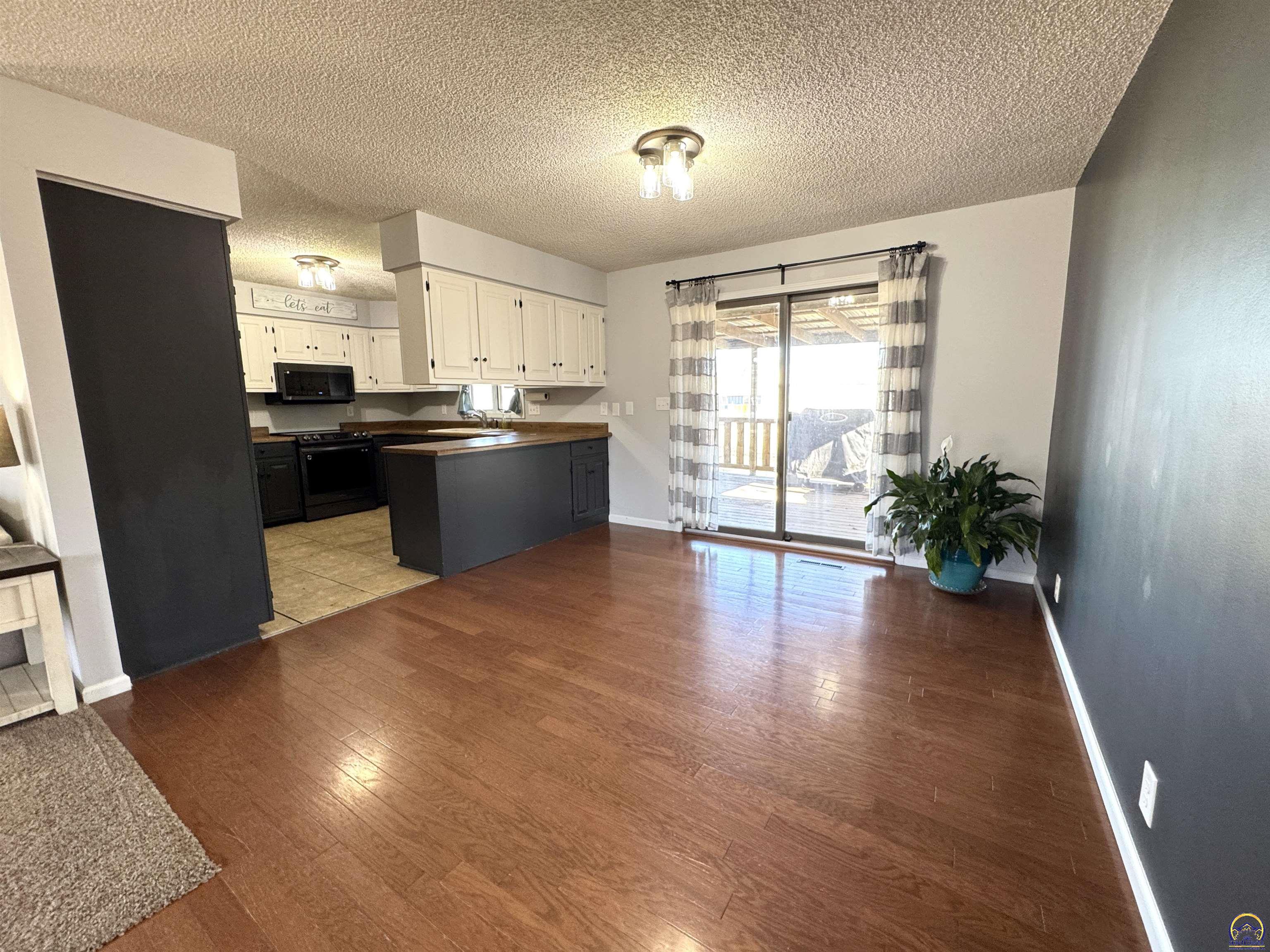 420 North Freeborn Street Marion, KS 66861 - Photo 7 of 47