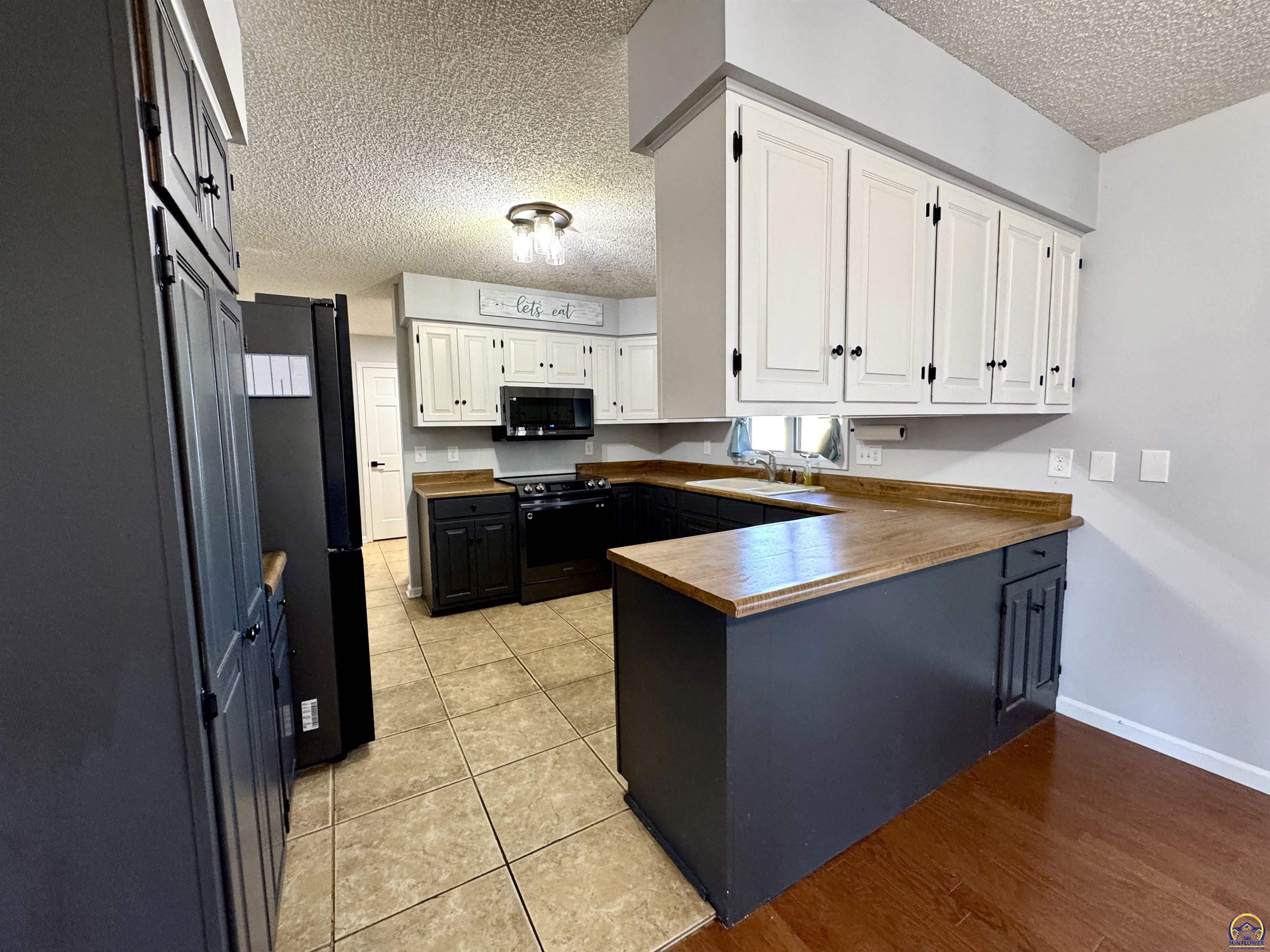 420 North Freeborn Street Marion, KS 66861 - Photo 8 of 47