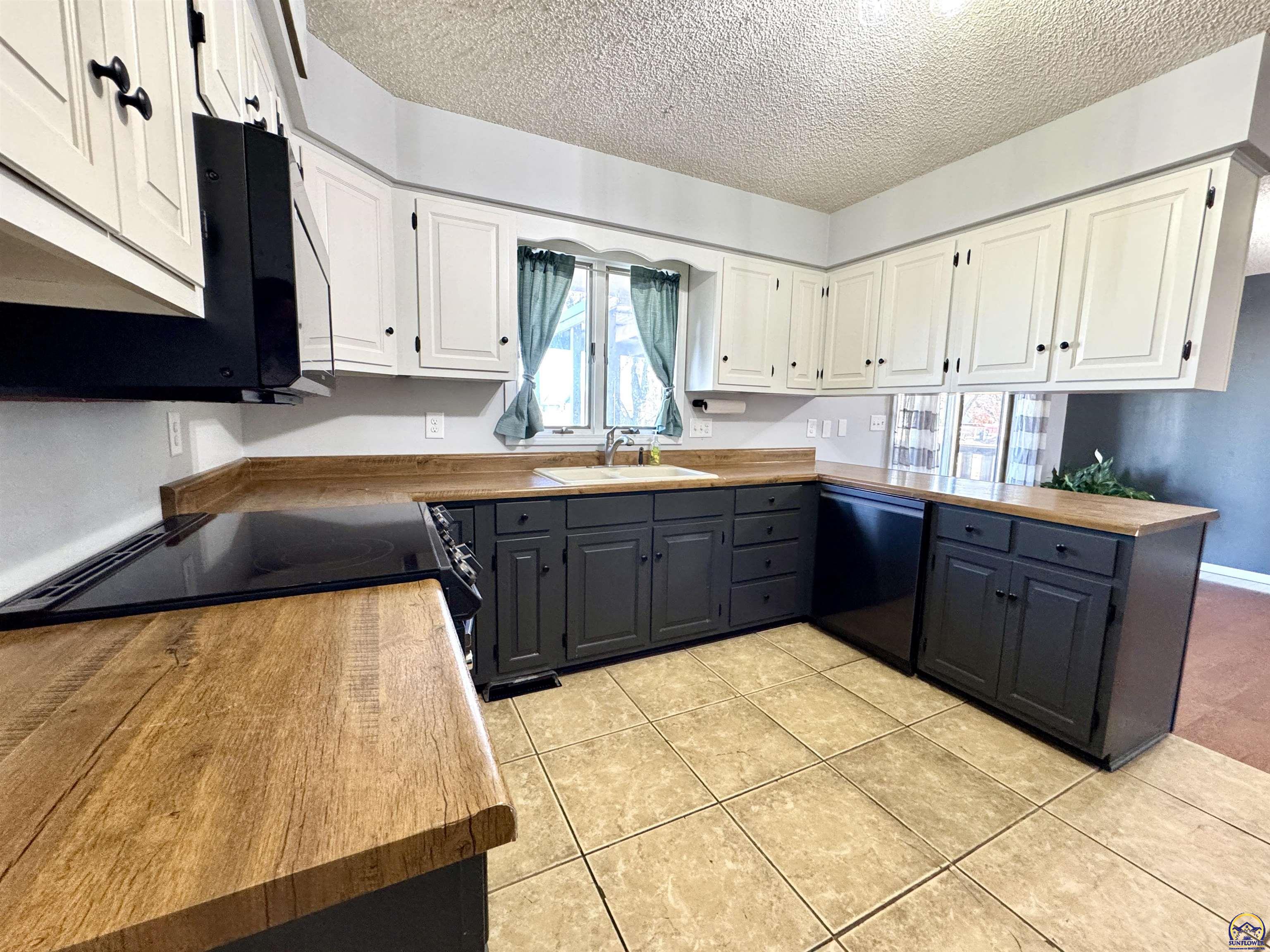 420 North Freeborn Street Marion, KS 66861 - Photo 9 of 47