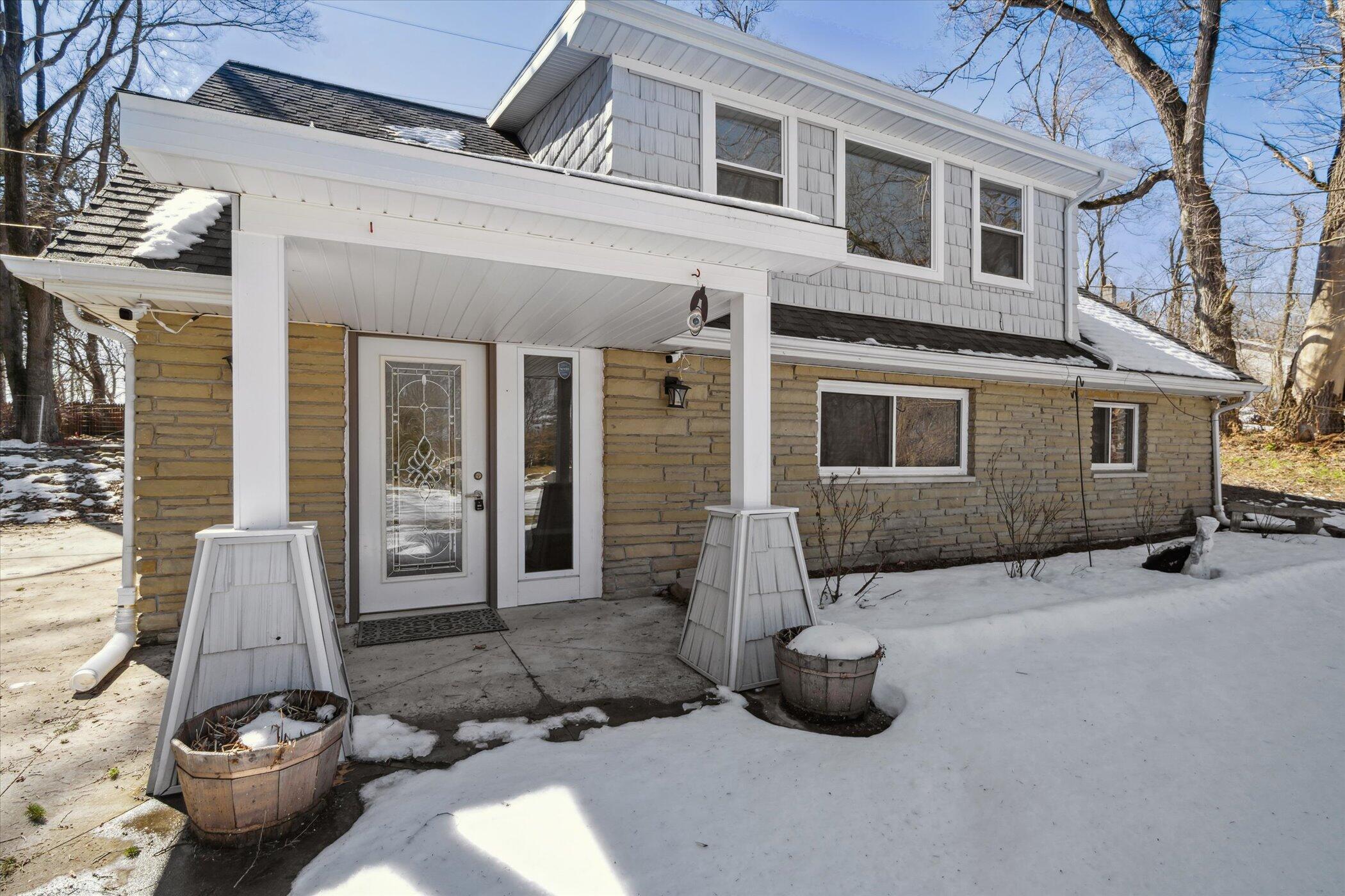 6809 Moon Lake Road Jackson, MI 49201 - Photo 4 of 45 02-6809-Moon-Lake-Rd-Jackson-MI-49201-Wi