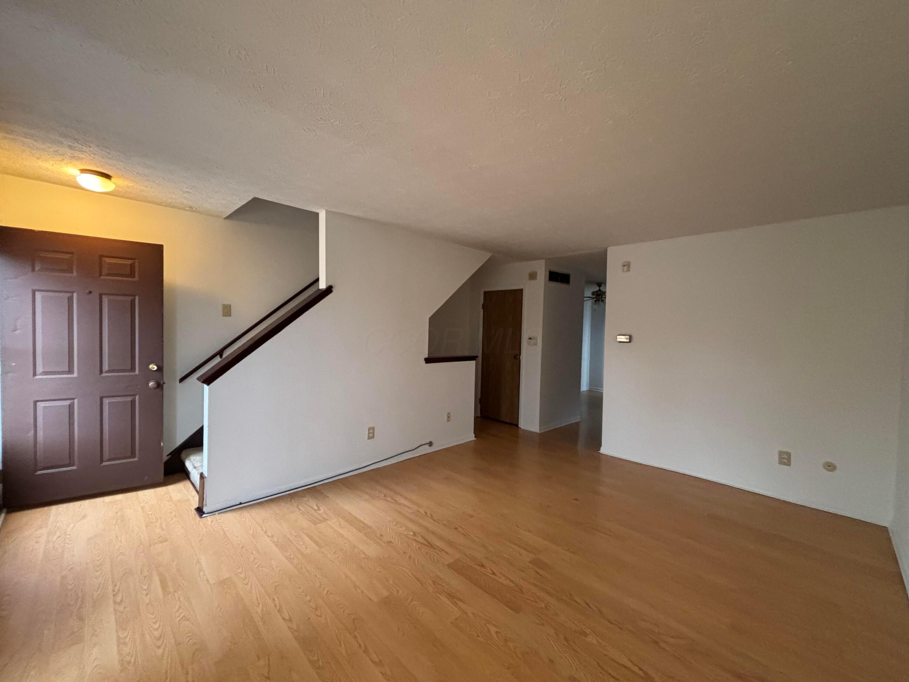 5348 Portland Street, Unit 47 Columbus, OH 43235 - Photo 2 of 17 IMG_4944