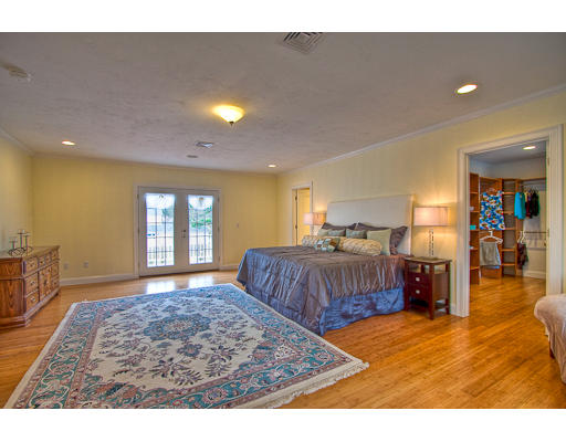 118 Wolcott Road Milton, MA 02186 - Photo 16 of 26 Gallery Image 16