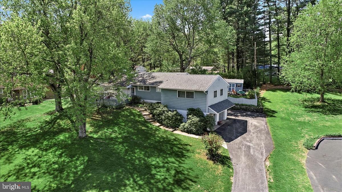 22 Rampart East Media, PA 19063 - Photo 42 of 44 Front Aerial