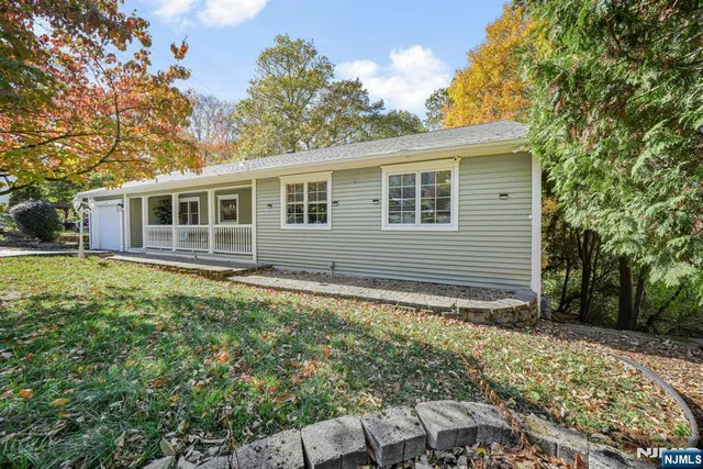 $524,900 | 59 Sachem Road, Lake Hopatcong, NJ 07849