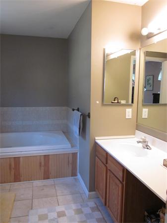 82 Saundersdale Road Charlton, MA 01507 - Photo 14 of 30 Gallery Image 14