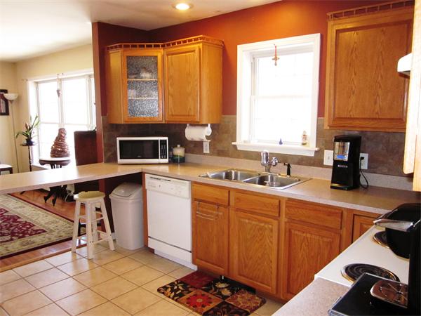 82 Saundersdale Road Charlton, MA 01507 - Photo 5 of 30 Gallery Image 5