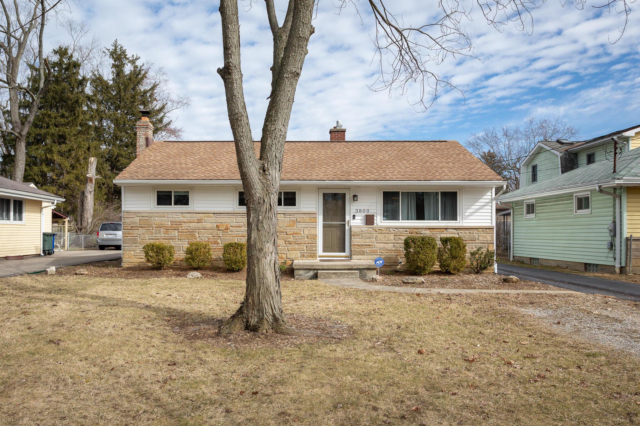 3800 Maize Road Columbus, OH 43224 - Photo 1 of 33 Front