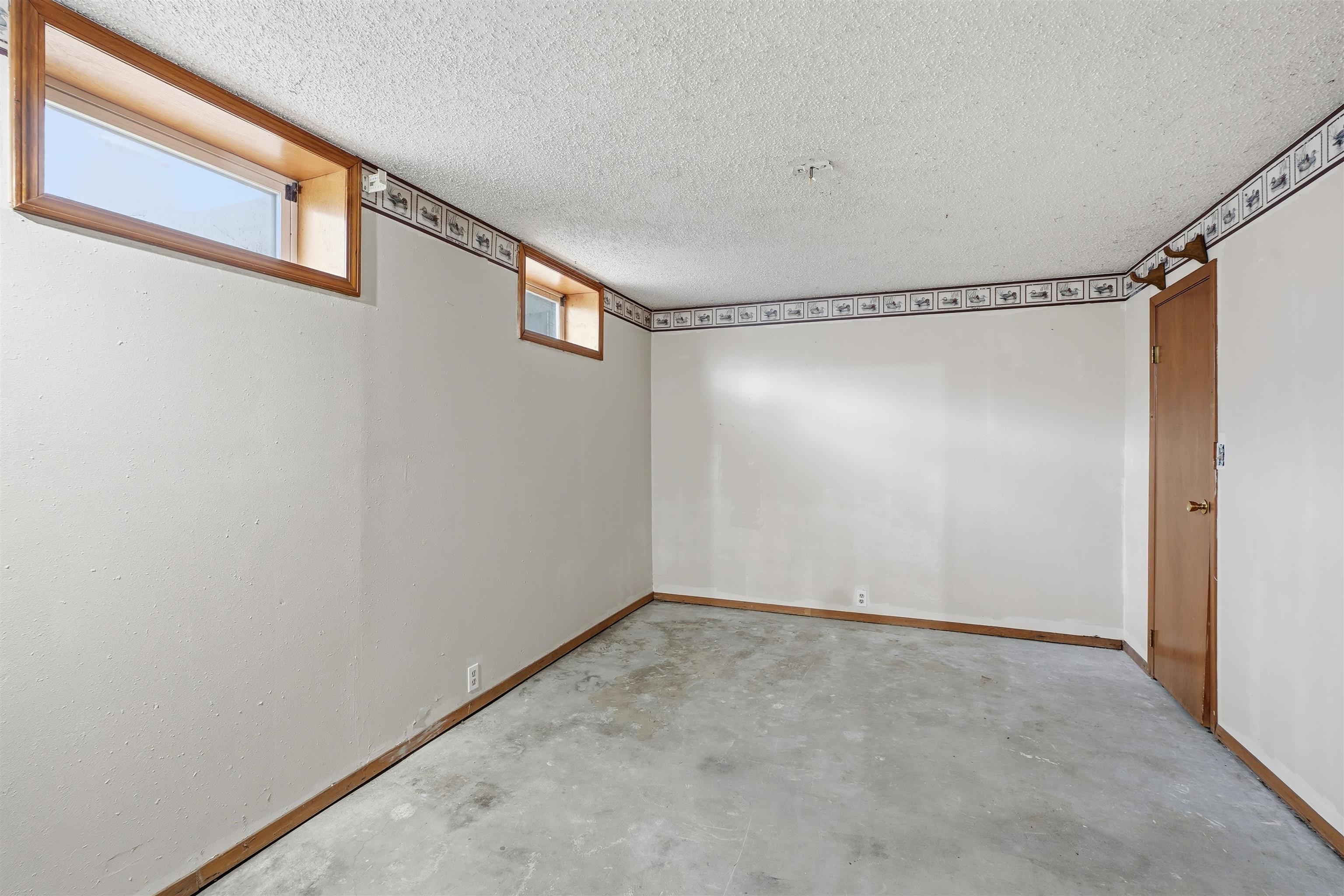 213 South Bowdish Road Spokane Valley, WA 99206 - Photo 24 of 35