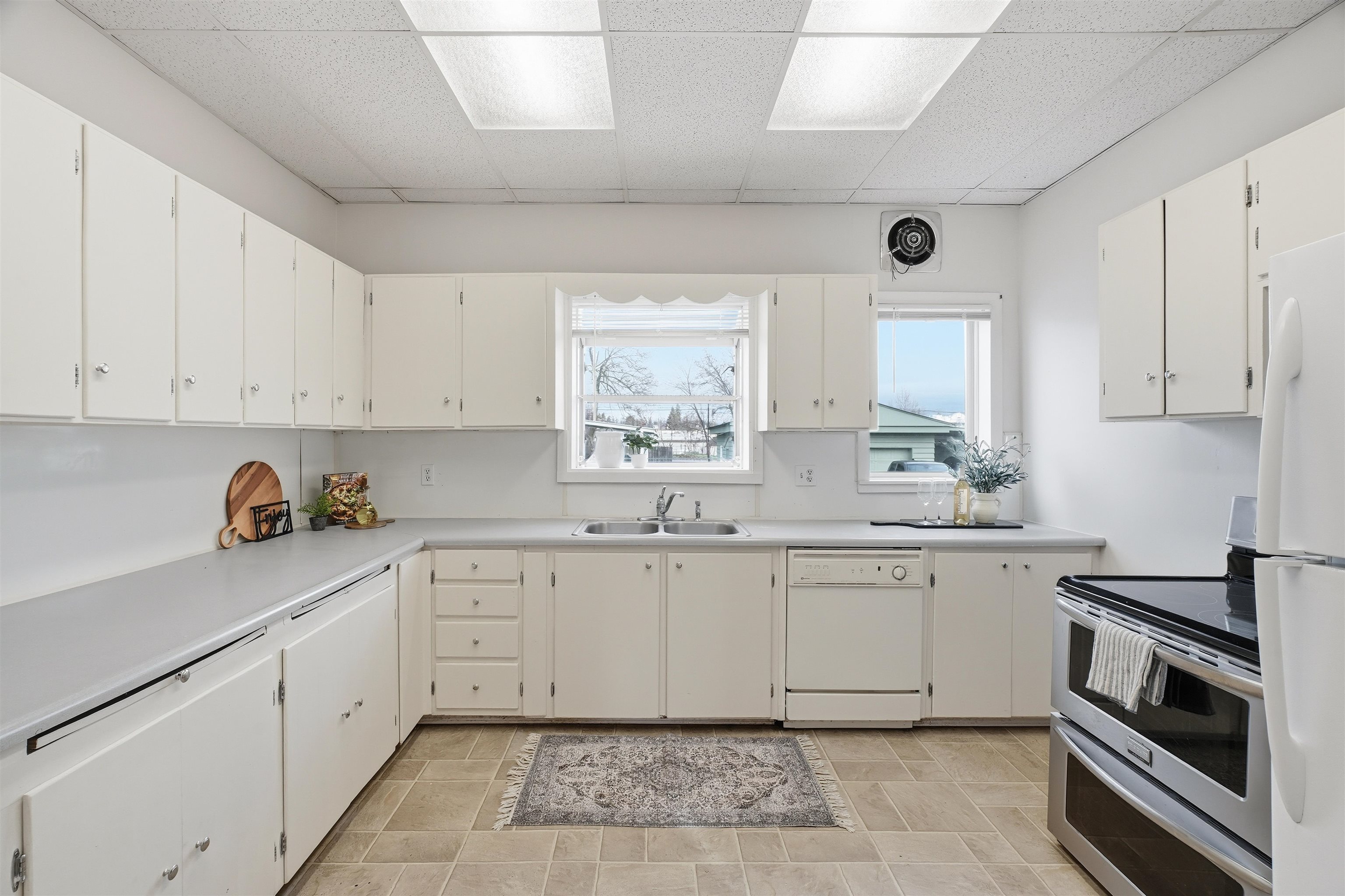 213 South Bowdish Road Spokane Valley, WA 99206 - Photo 8 of 35