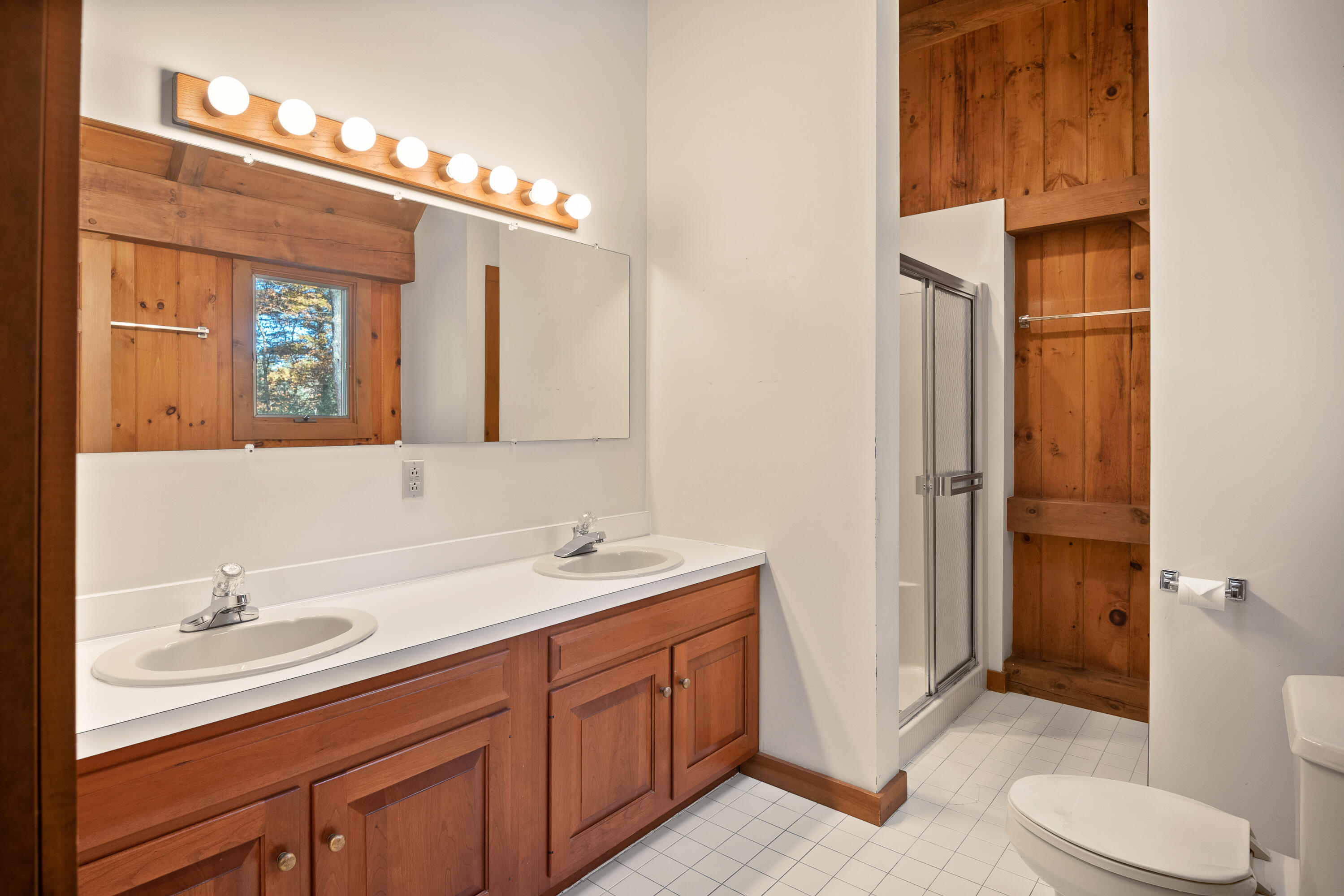 16 Captains Way Kittery Point, ME 03905 - Photo 31 of 42 Primary Bathroom