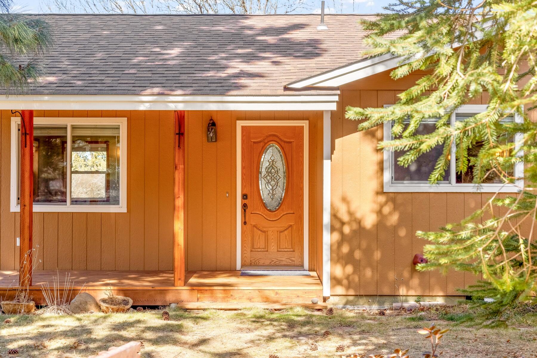 19800 Connarn Road Bend, OR 97703 - Photo 3 of 50 Front door