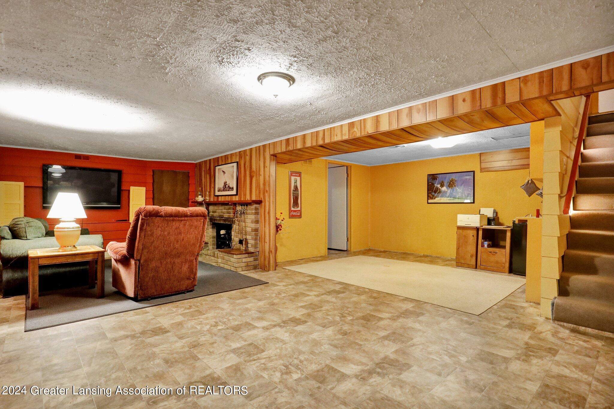 5917 Kyes Road Lansing, MI 48911 - Photo 19 of 31 15-web-or-mls-Open Ended Media-14