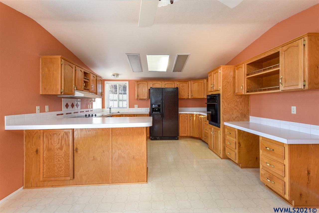 3075 Galena Loop Lebanon, OR 97355 - Photo 14 of 37 Gallery Image 14