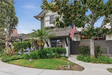 $1,099,000 | 2435 Rue De Cannes, Costa Mesa, CA 92627