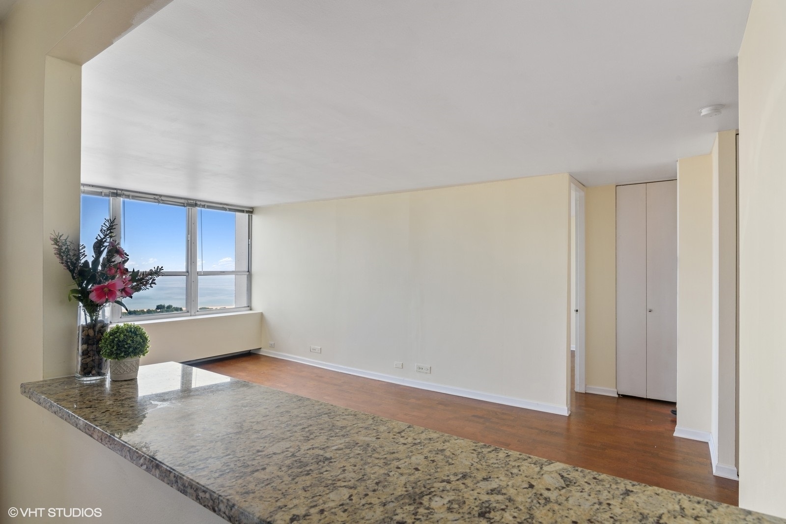 655 West Irving Park Road, Unit 4812 Chicago, IL 60613 - Photo 12 of 28 Gallery Image 12
