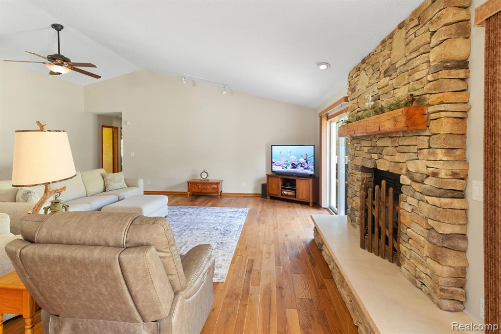 11291 Faussett Road Fenton, MI 48430 - Photo 6 of 42 Gallery Image 6