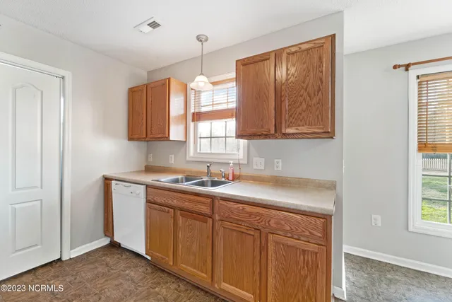 $1,695 | 110 Gregory Drive, Jacksonville, NC 28540