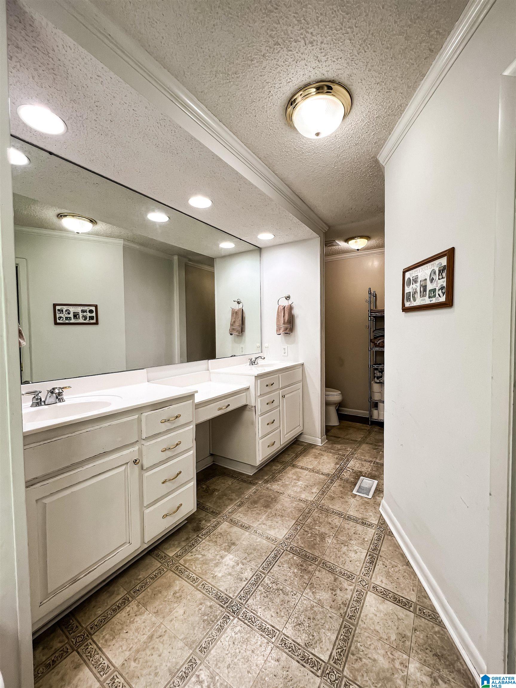 1704 Hayes Street Southwest Hartselle, AL 35640 - Photo 16 of 24