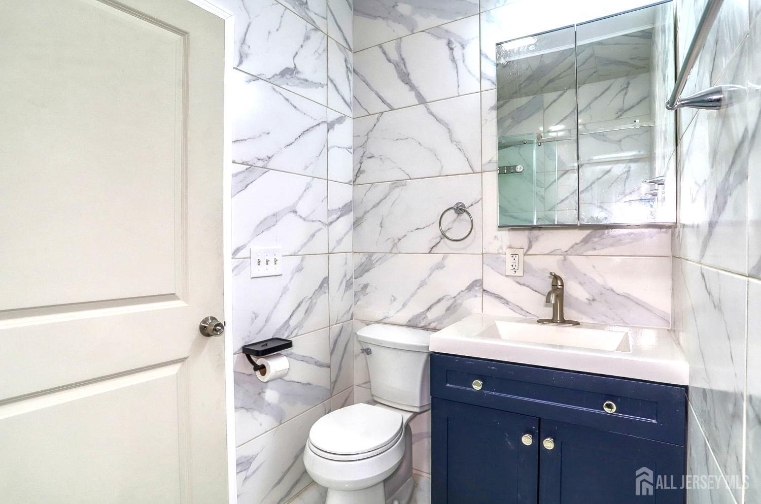 9017 Riverside Place North Bergen, NJ 07047 - Photo 11 of 24