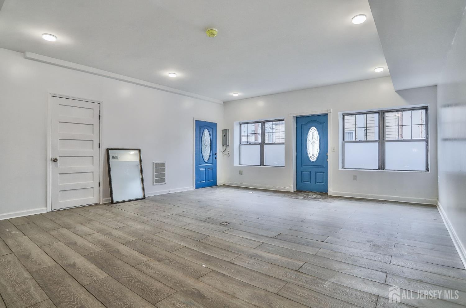 9017 Riverside Place North Bergen, NJ 07047 - Photo 3 of 24