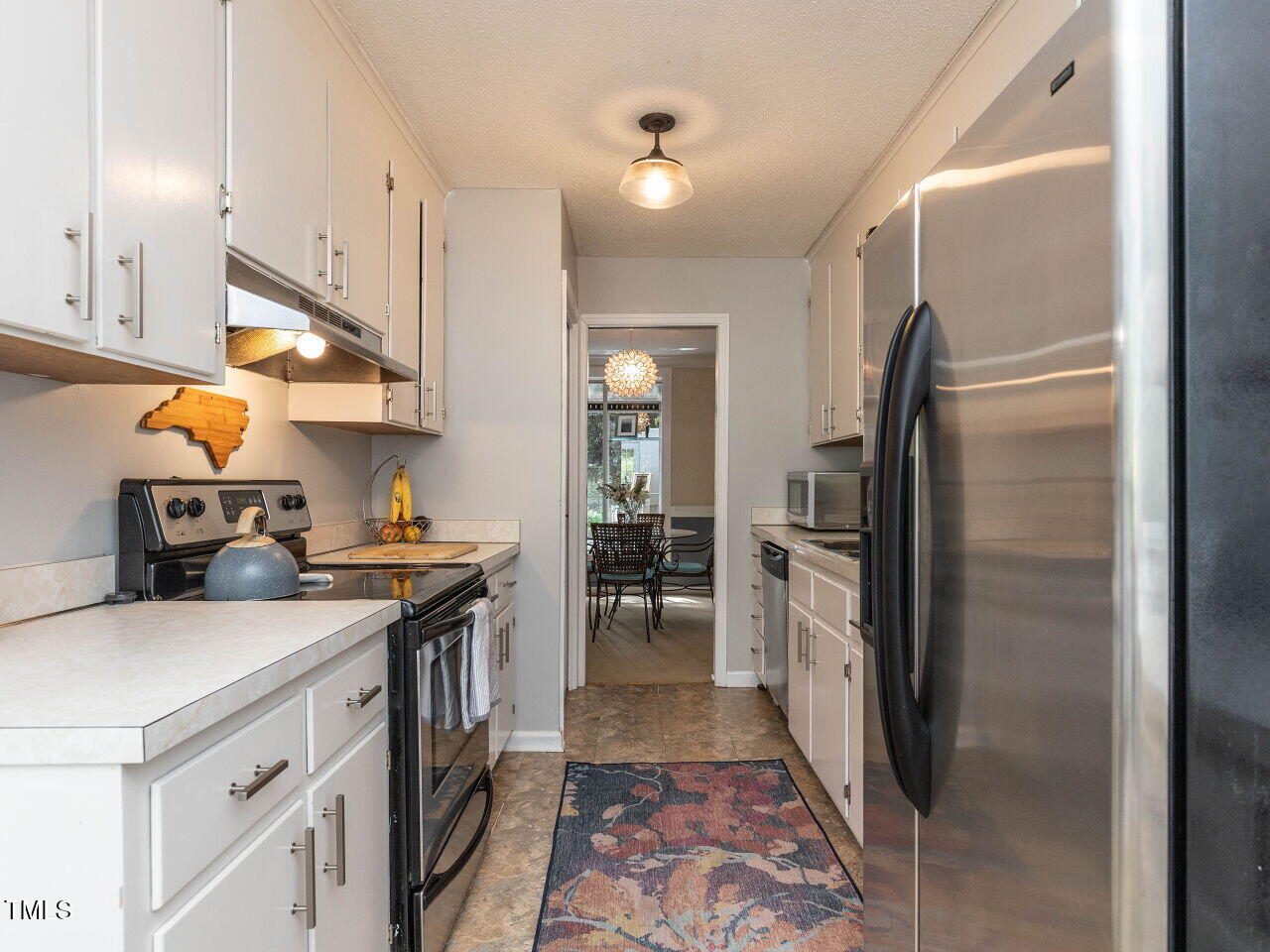 3005 Wycliff Road Raleigh, NC 27607 - Photo 13 of 31 013-1280x960-kitchen