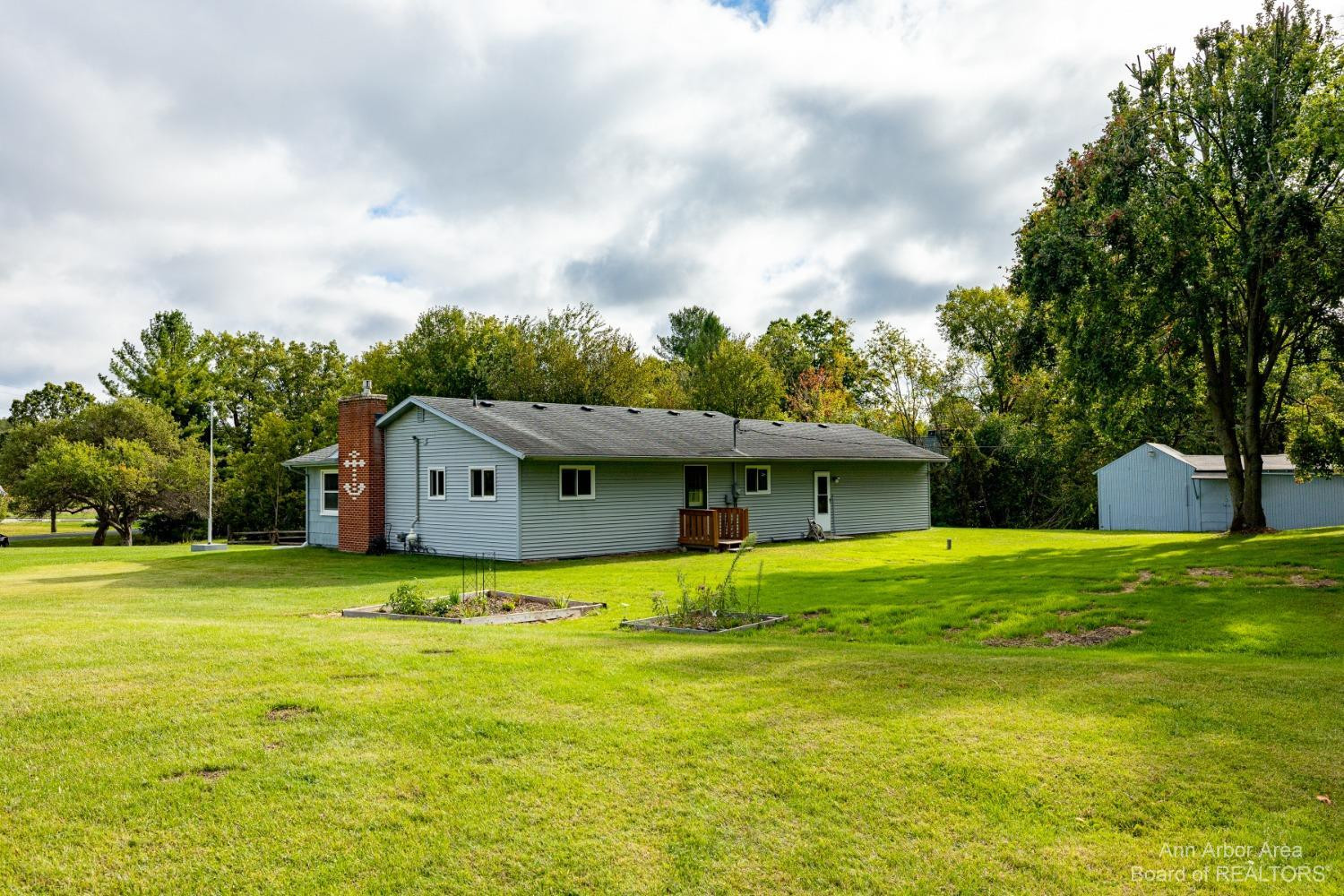 8901 Island Lake Road Dexter, MI 48130 - Photo 5 of 46 Photo 5