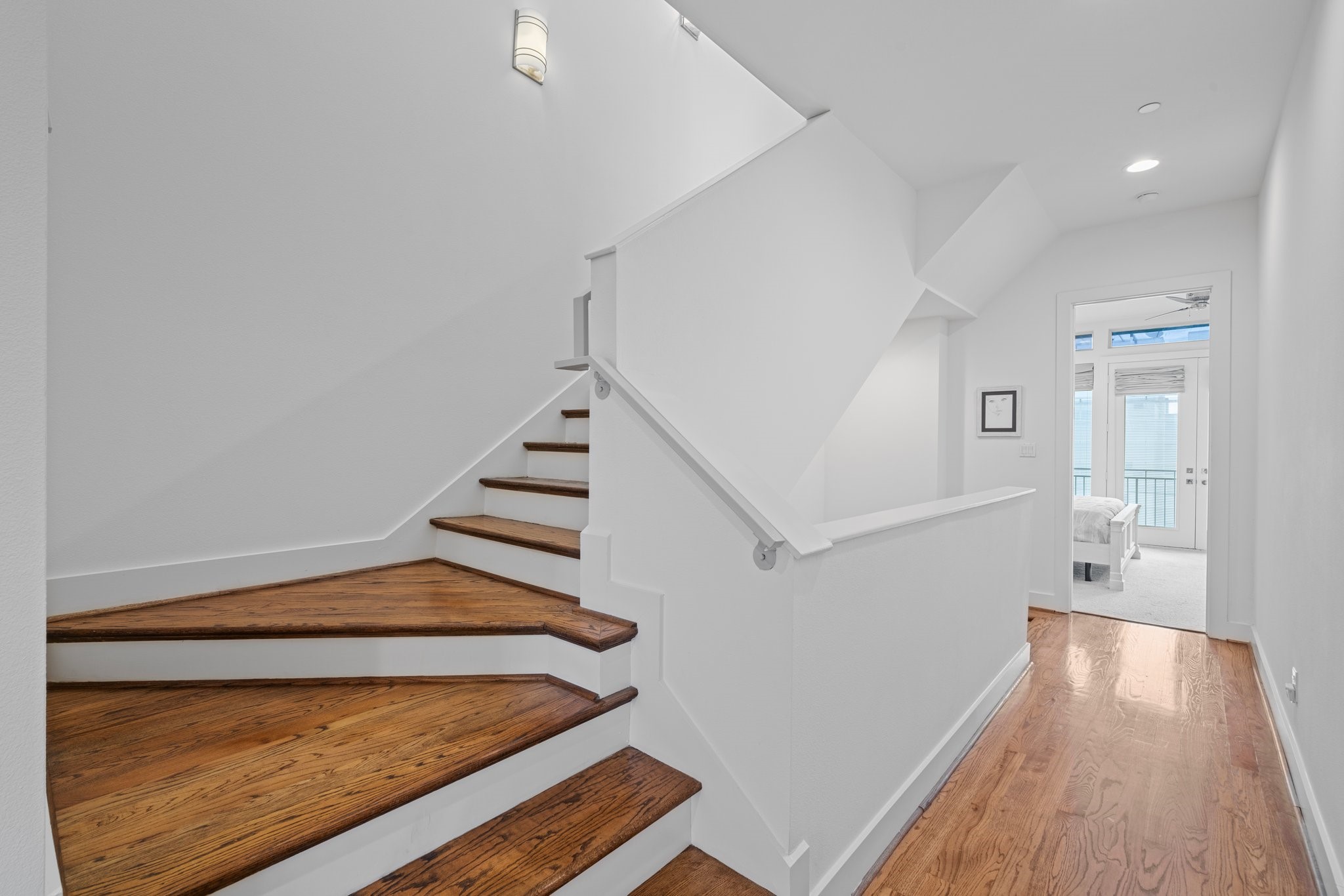 1804 Prospect Street Houston, TX 77004 - Photo 35 of 49 Very generous hallways and stairs.
