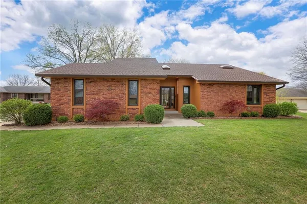 $349,900 | 2800 Mohican Avenue, Independence, MO 64057
