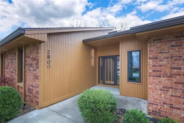 $349,900 | 2800 Mohican Avenue, Independence, MO 64057