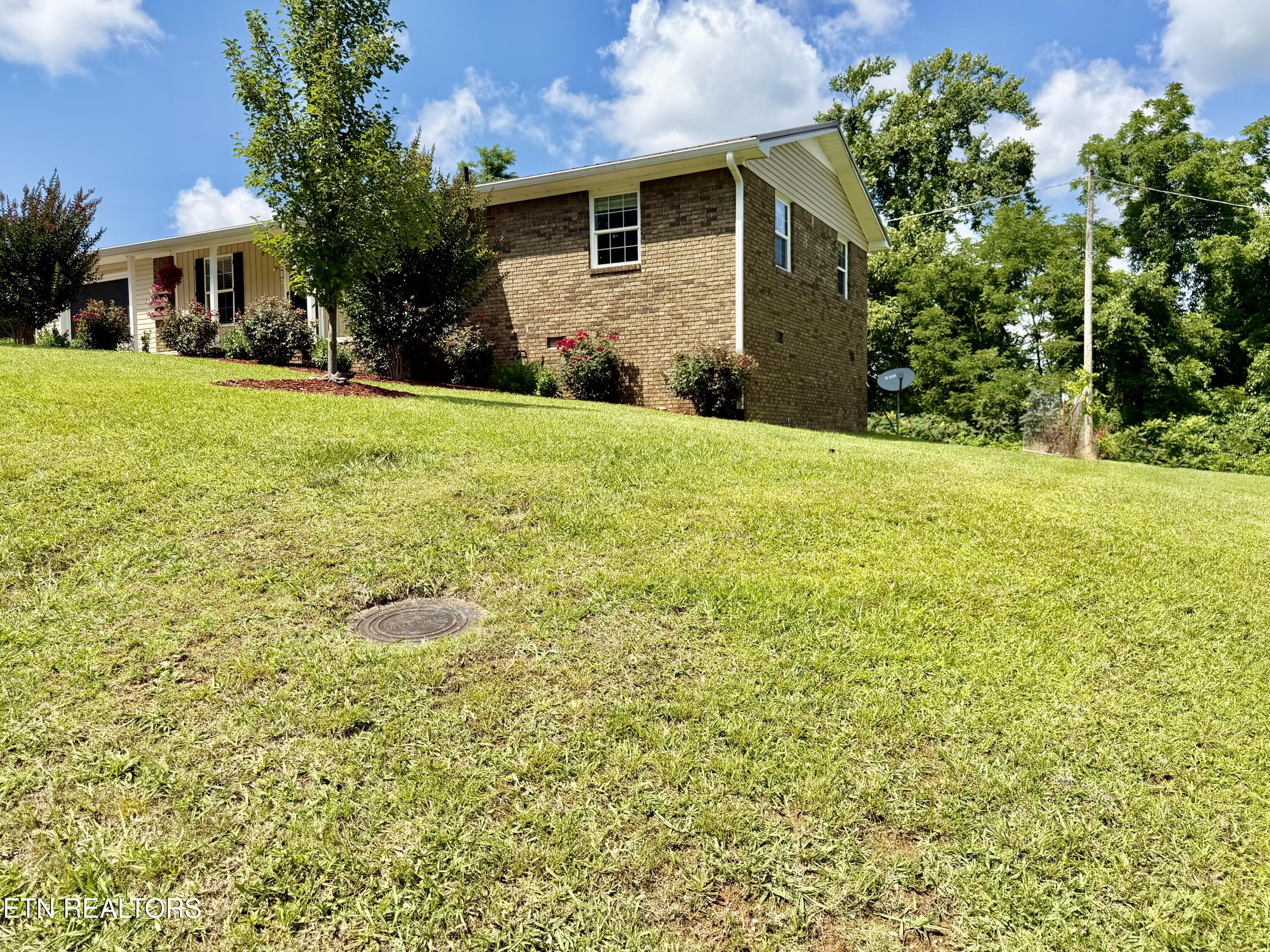 618 Essary Road Tazewell, TN 37879 - Photo 9 of 46 IMG_4796
